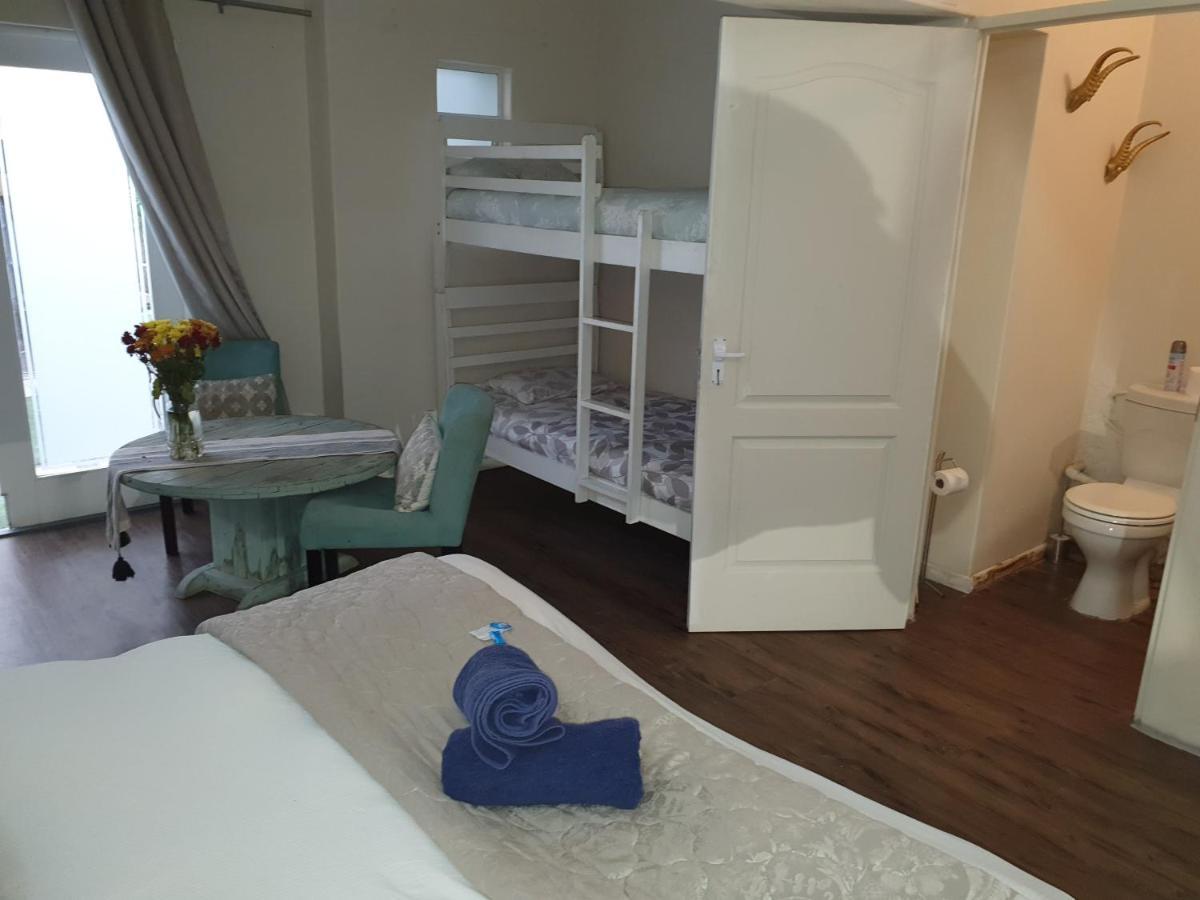 Bedrock Strand Family 4 Sleeper With Private Bathroom Kapstadt Exterior foto